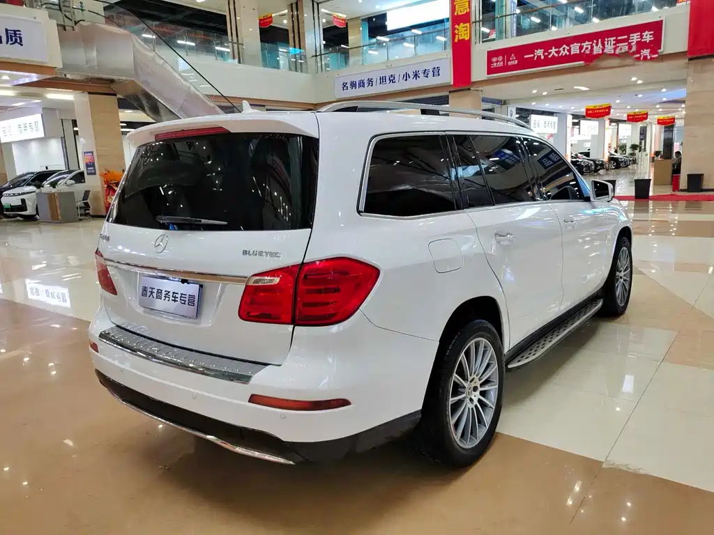 Mercedes-Benz GL-Class — миниатюра 8