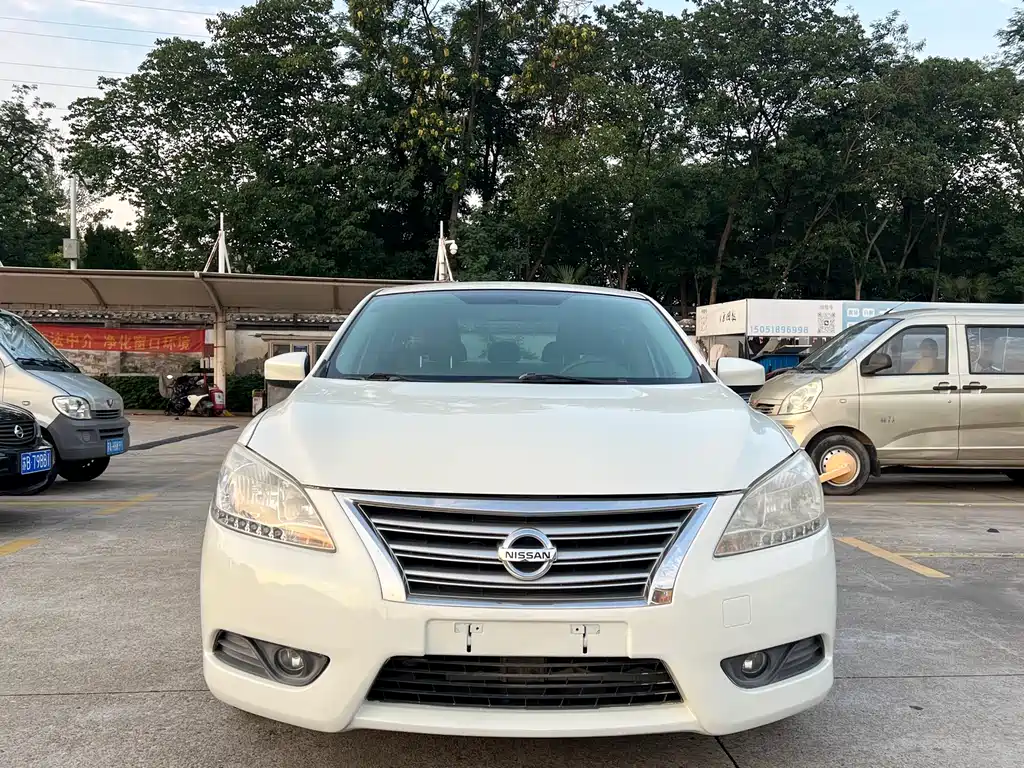 Nissan Sylphy 2014 1.6XV CVT Premium