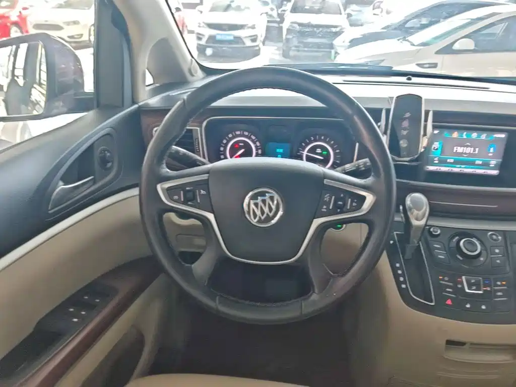 Buick GL8 — миниатюра 11