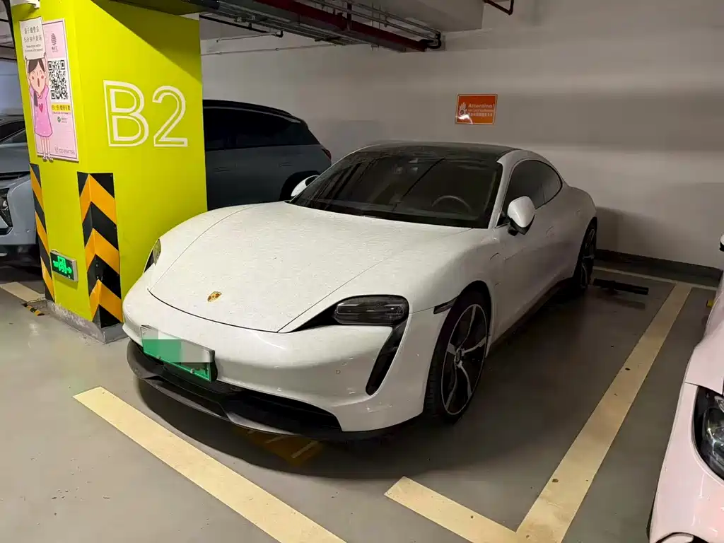Porsche Taycan 2021