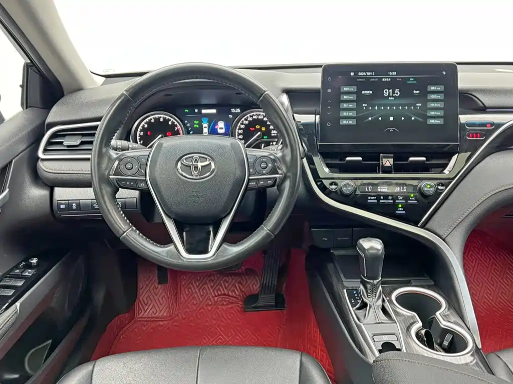 Toyota Camry — миниатюра 17