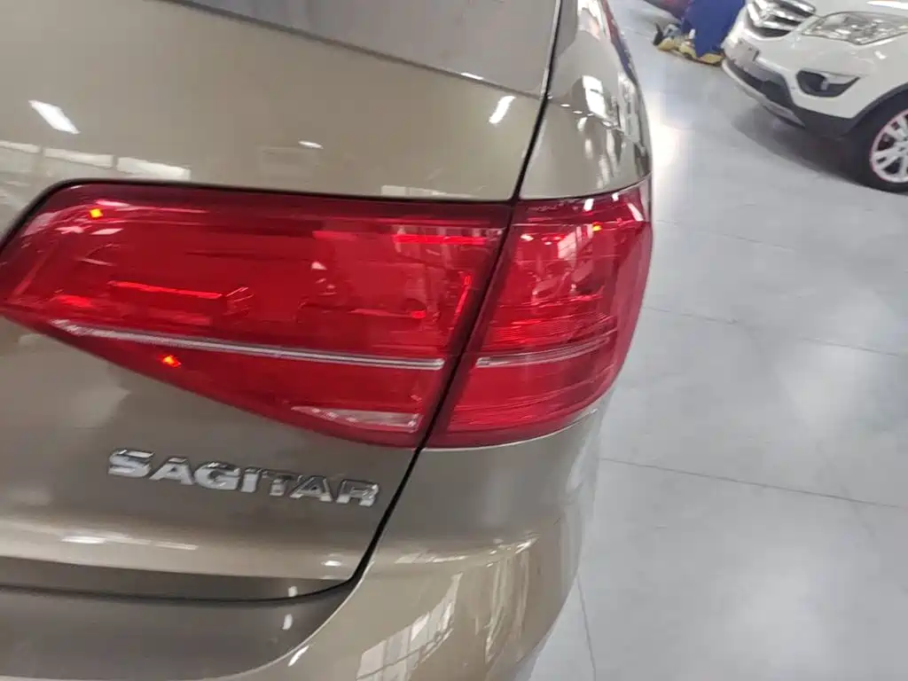 Volkswagen Sagitar — миниатюра 8