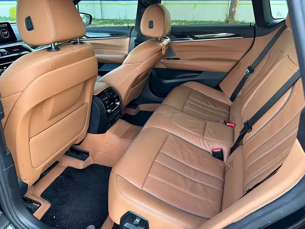 BMW 6 Series GT — миниатюра 5