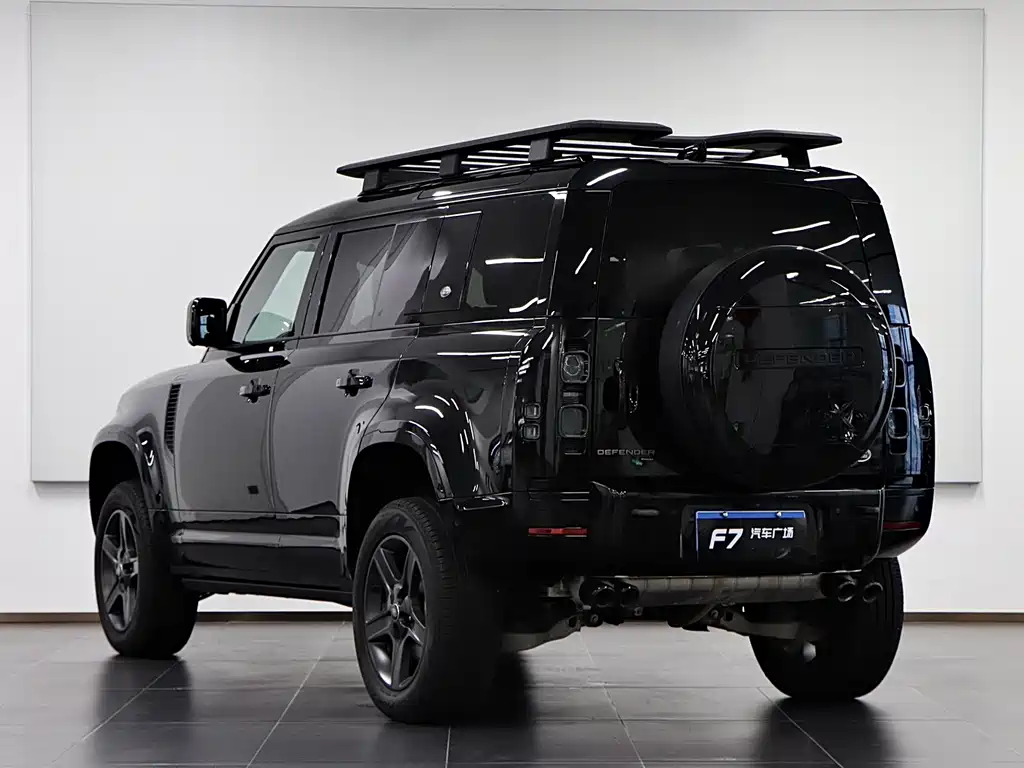 Land Rover Defender — миниатюра 4