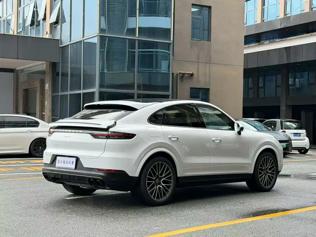 Porsche Cayenne — миниатюра 8