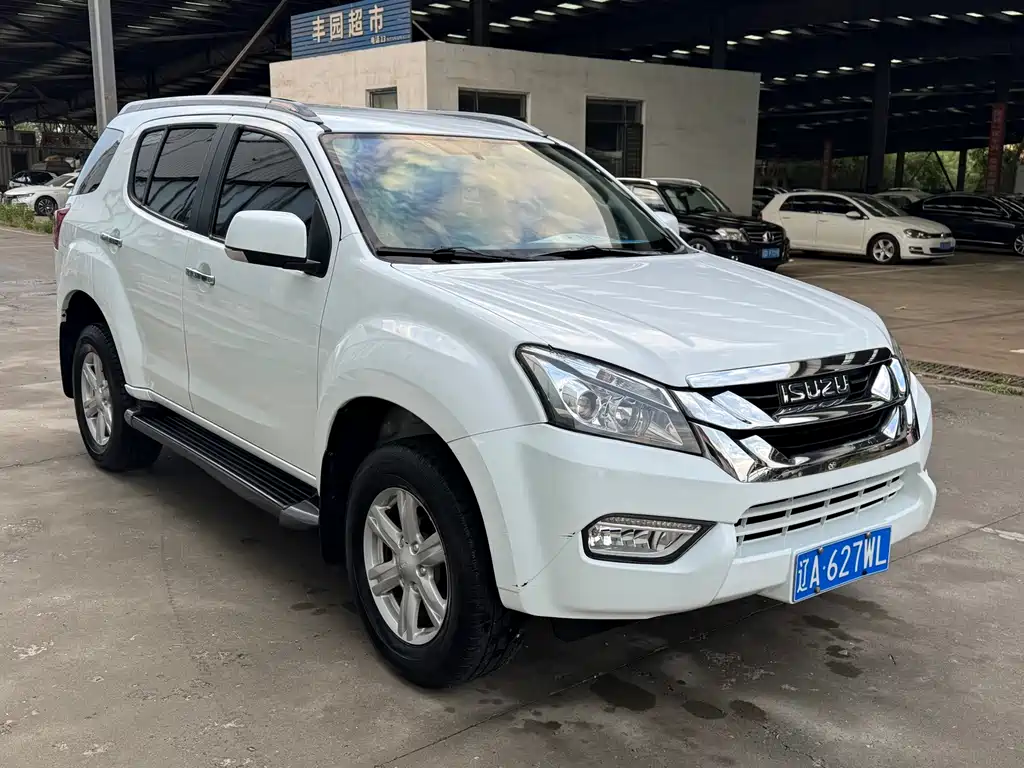 Isuzu MU-X — миниатюра 6