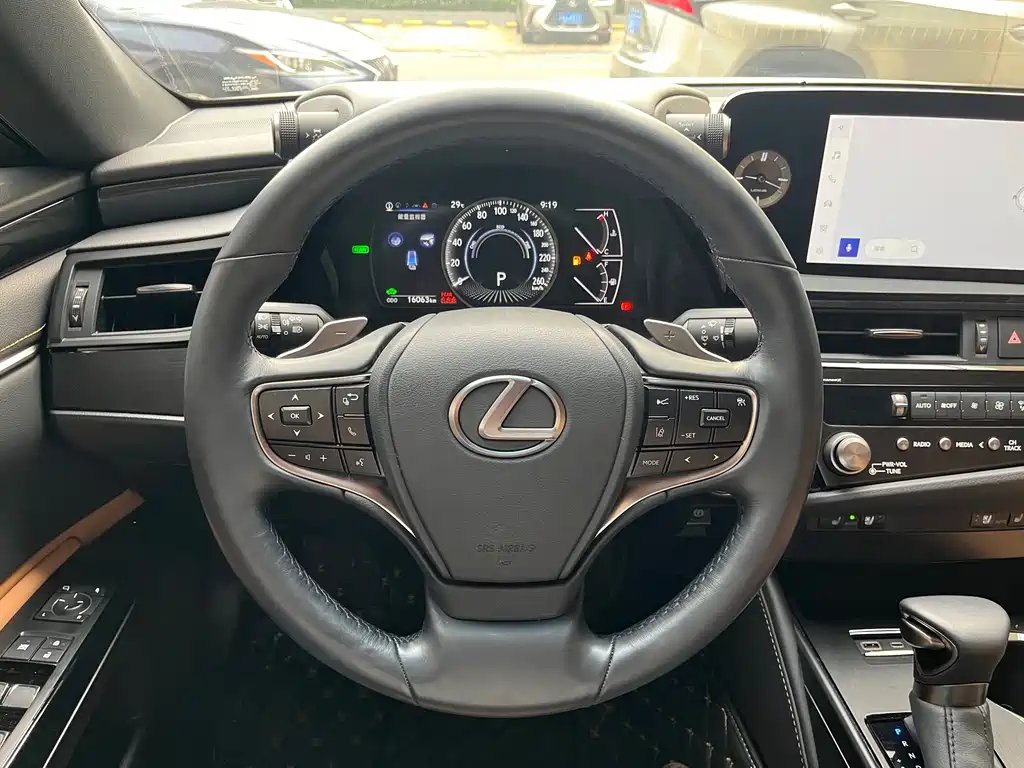 Lexus ES — миниатюра 13