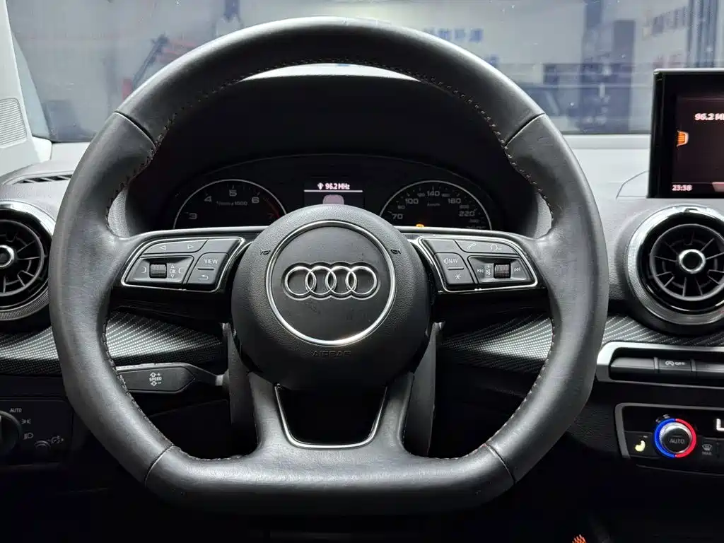 Audi Q2L — миниатюра 8