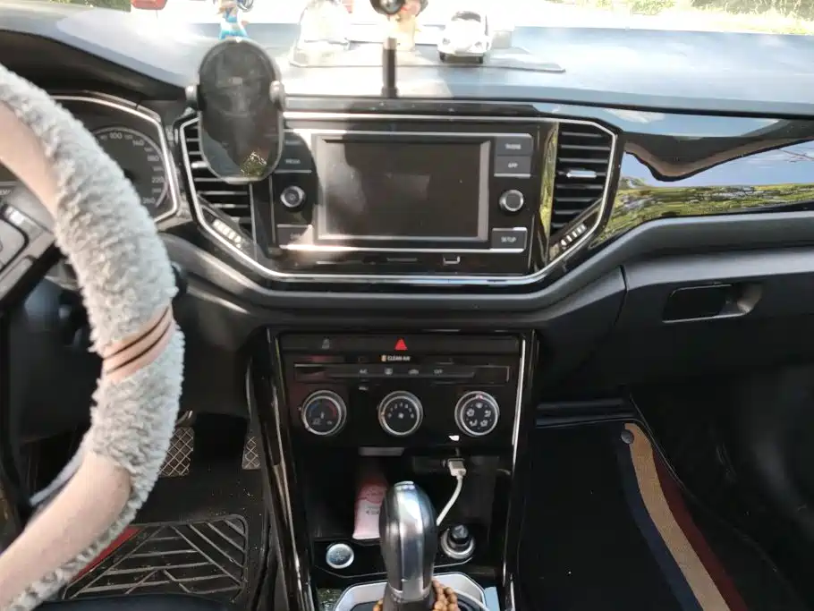 Volkswagen T-Roc — миниатюра 13
