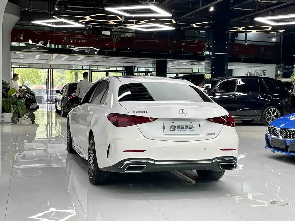 Mercedes-Benz C-Class — миниатюра 10