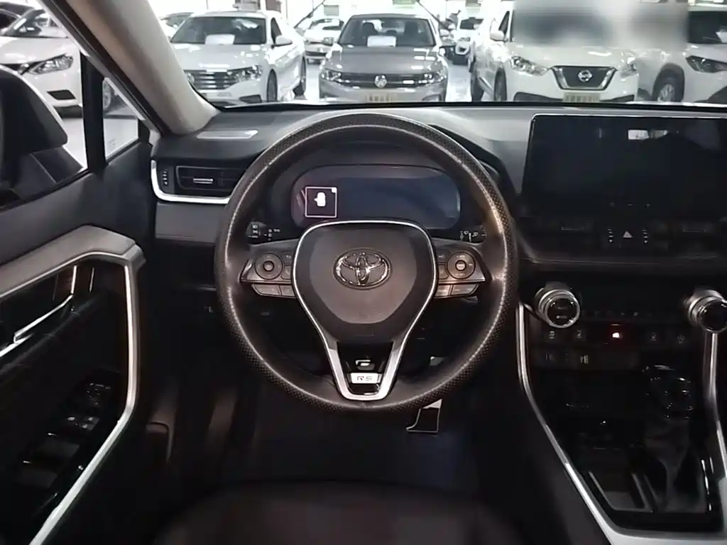 Toyota RAV4 — миниатюра 11