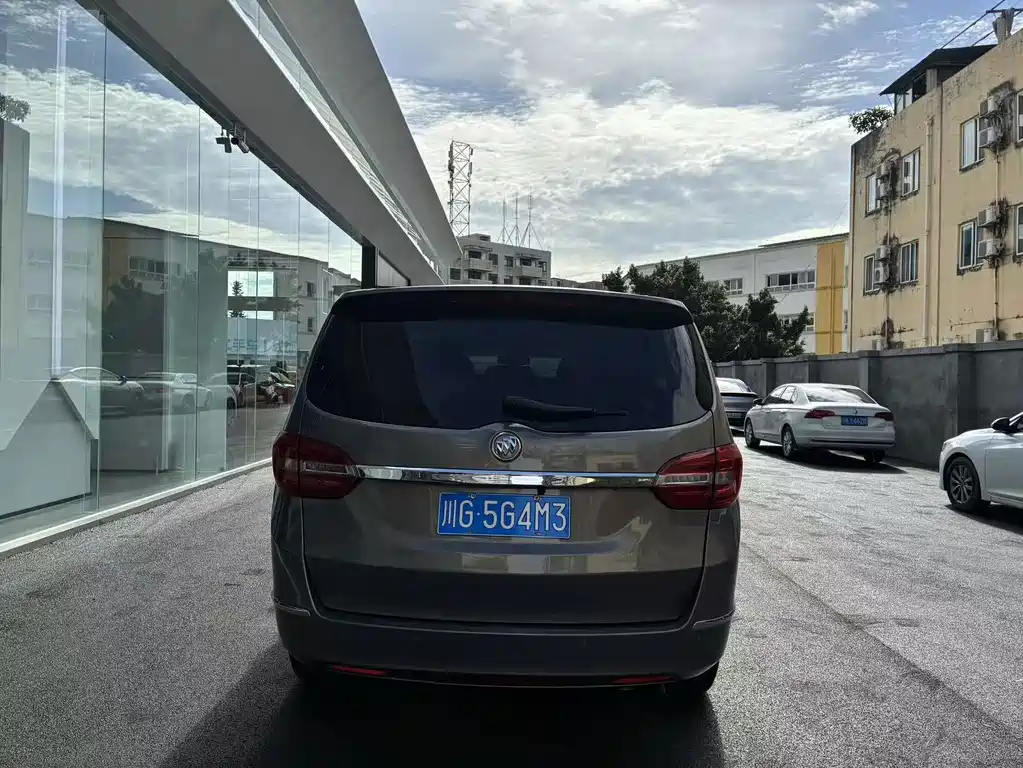 Buick GL8 — миниатюра 8