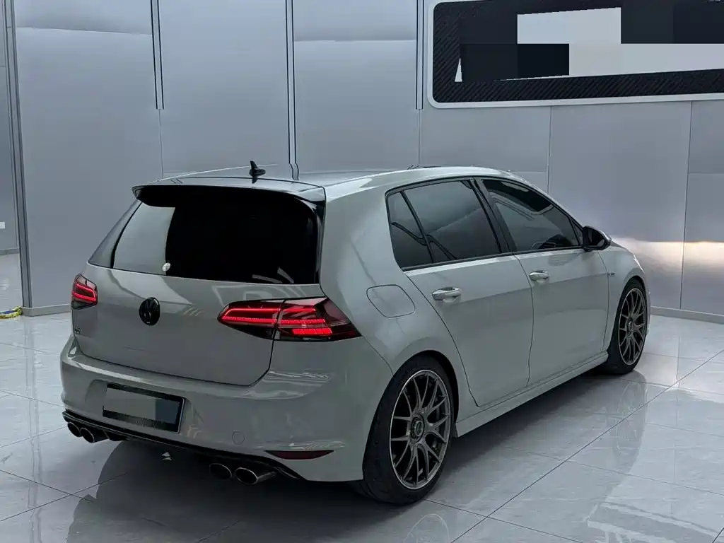 Volkswagen Golf 2015 2.0TSI R