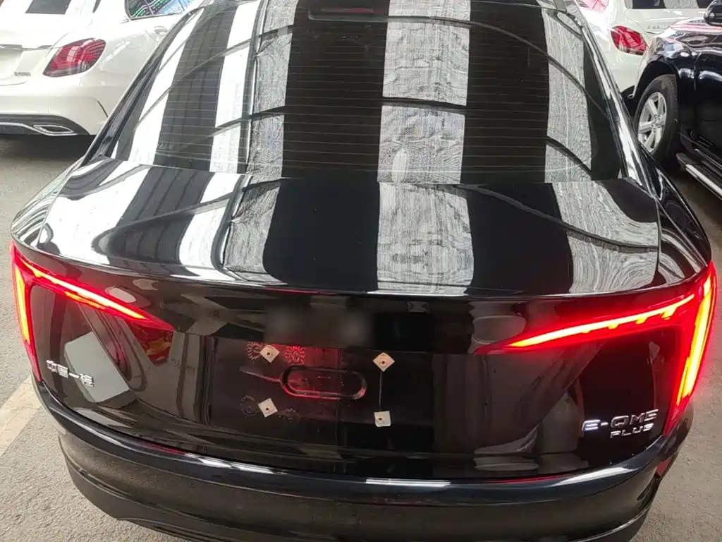 Hongqi Hongqi E-QM5 — миниатюра 6