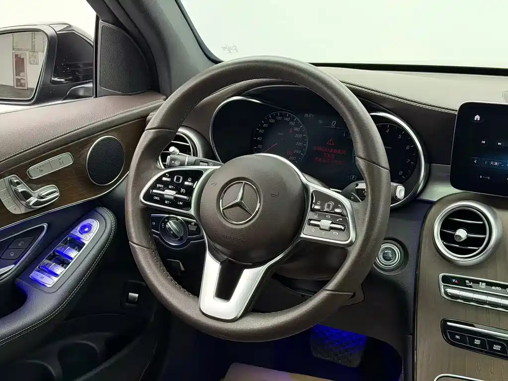 Mercedes-Benz GLC — миниатюра 9
