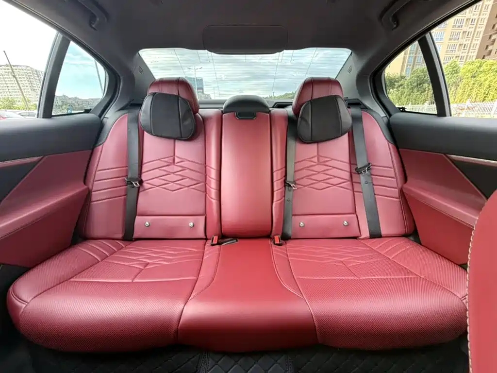 BMW 5 Series — миниатюра 17