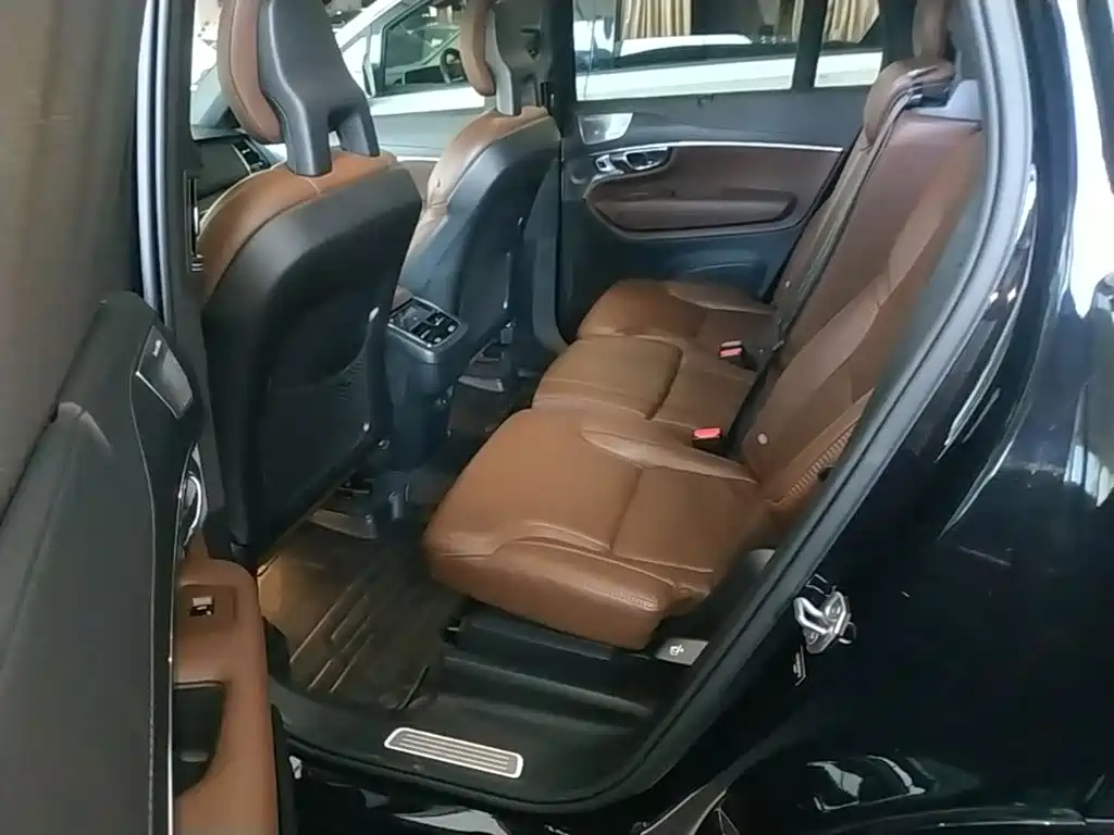 Volvo XC90 — миниатюра 17