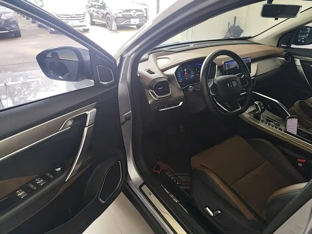 Geely Binyue — миниатюра 16