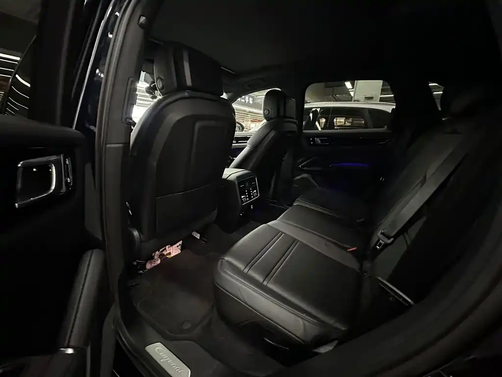 Porsche Cayenne — миниатюра 14