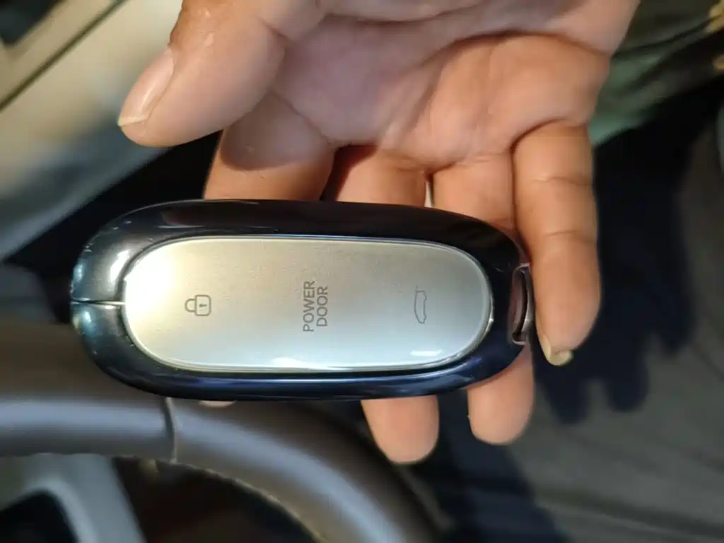 Li Auto Li MEGA — миниатюра 9