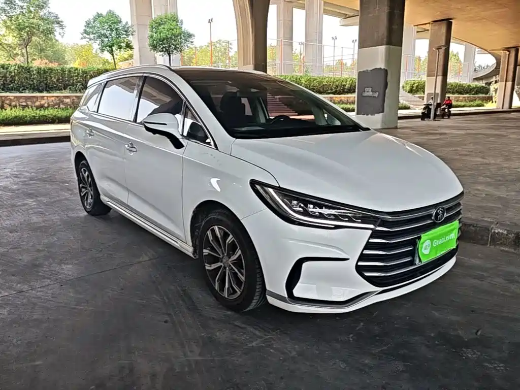 BYD MAX — миниатюра 4