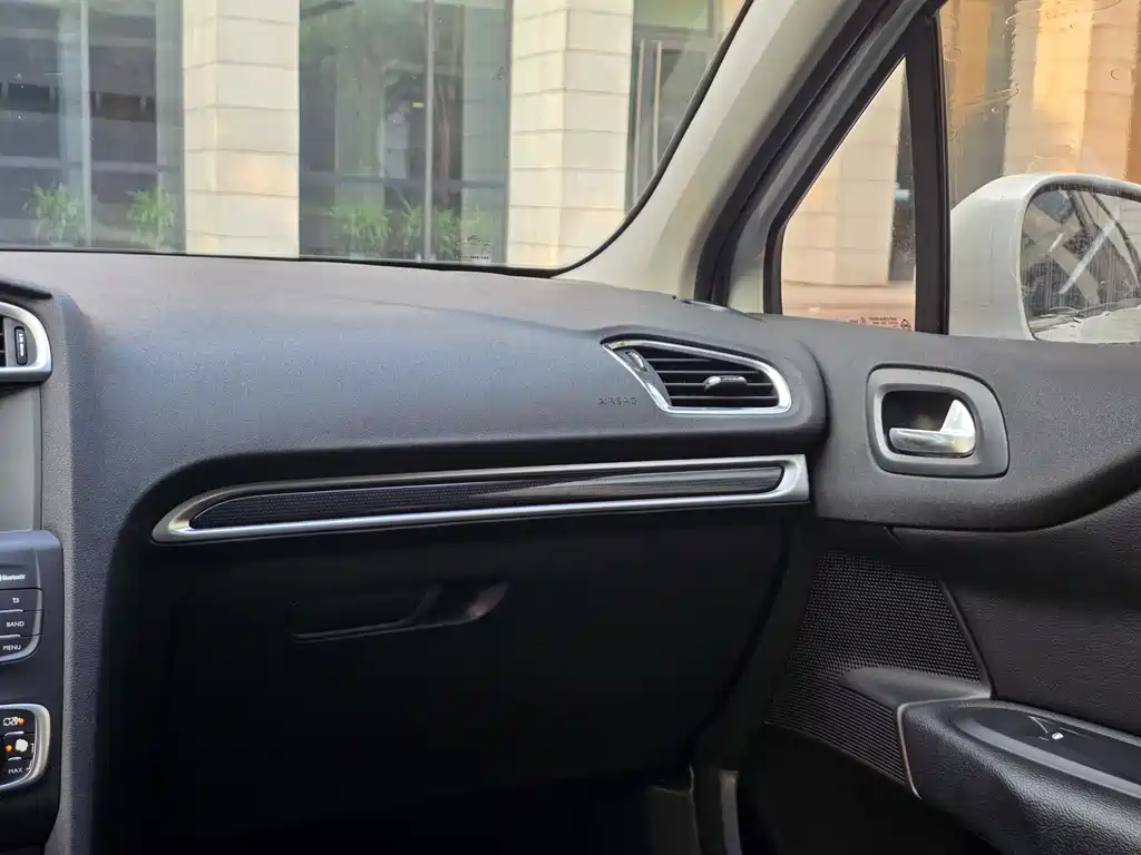 Citroen C4L — миниатюра 14