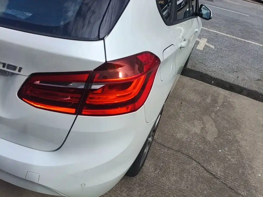 BMW 2 Series Active Tourer (Import) — миниатюра 8
