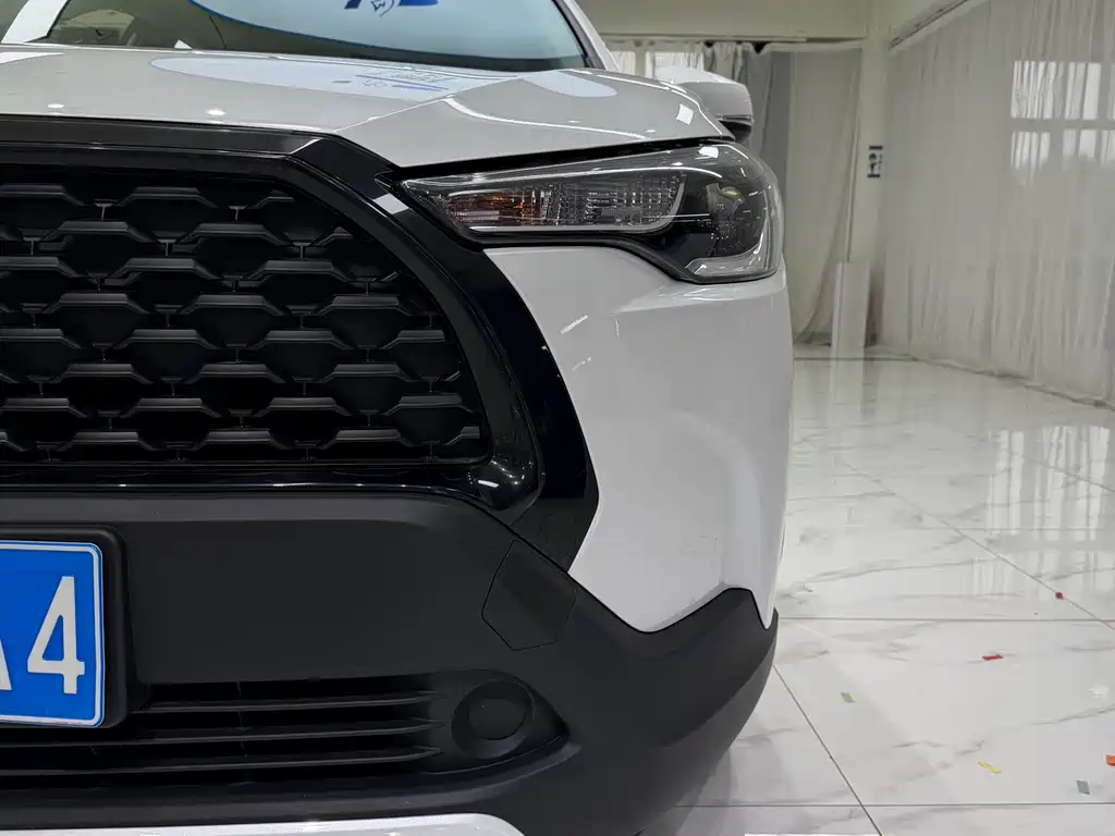 Toyota Corolla Cross — миниатюра 9