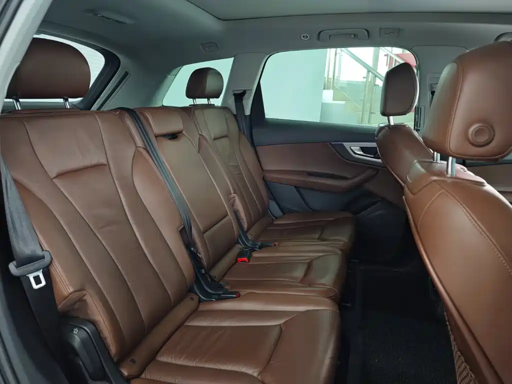 Audi Q7 — миниатюра 14