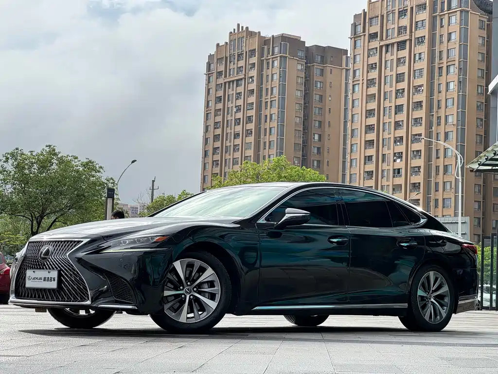 Lexus LS 2019