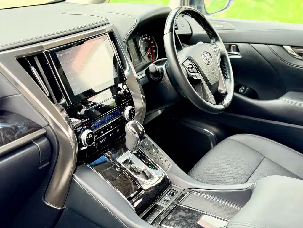 Toyota Alphard 2018 3.5L Luxury