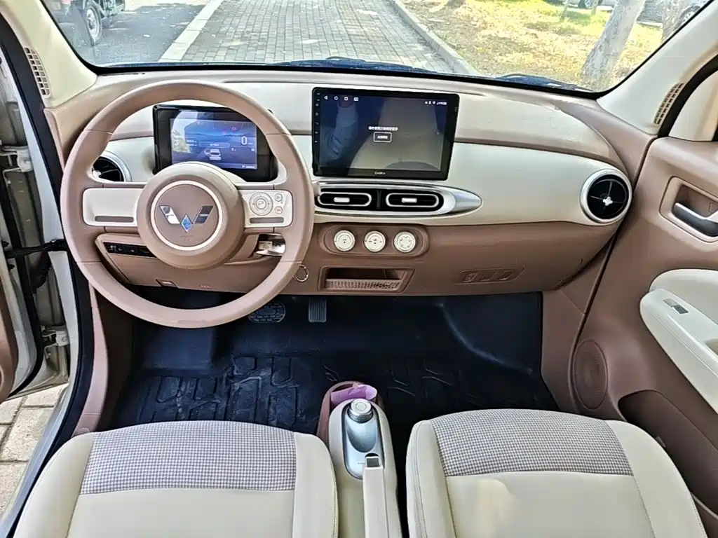 Wuling MINIEV — миниатюра 10