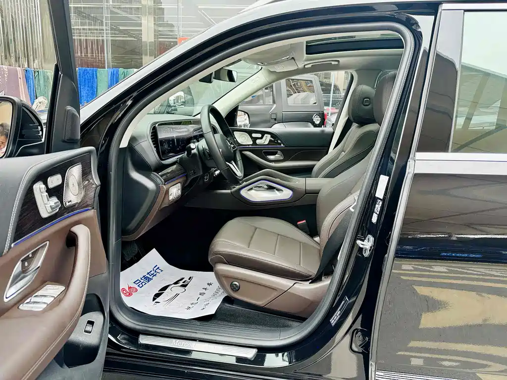 Mercedes-Benz GLS — миниатюра 9