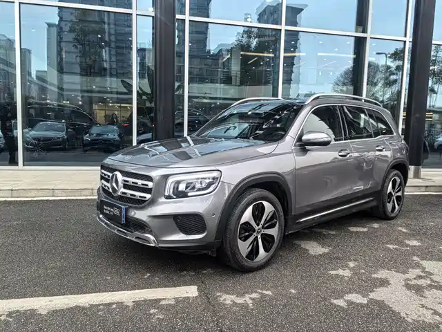 MERCEDES-BENZ GLB