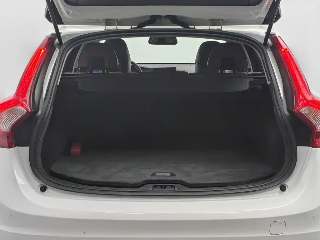 Volvo V60 — миниатюра 16