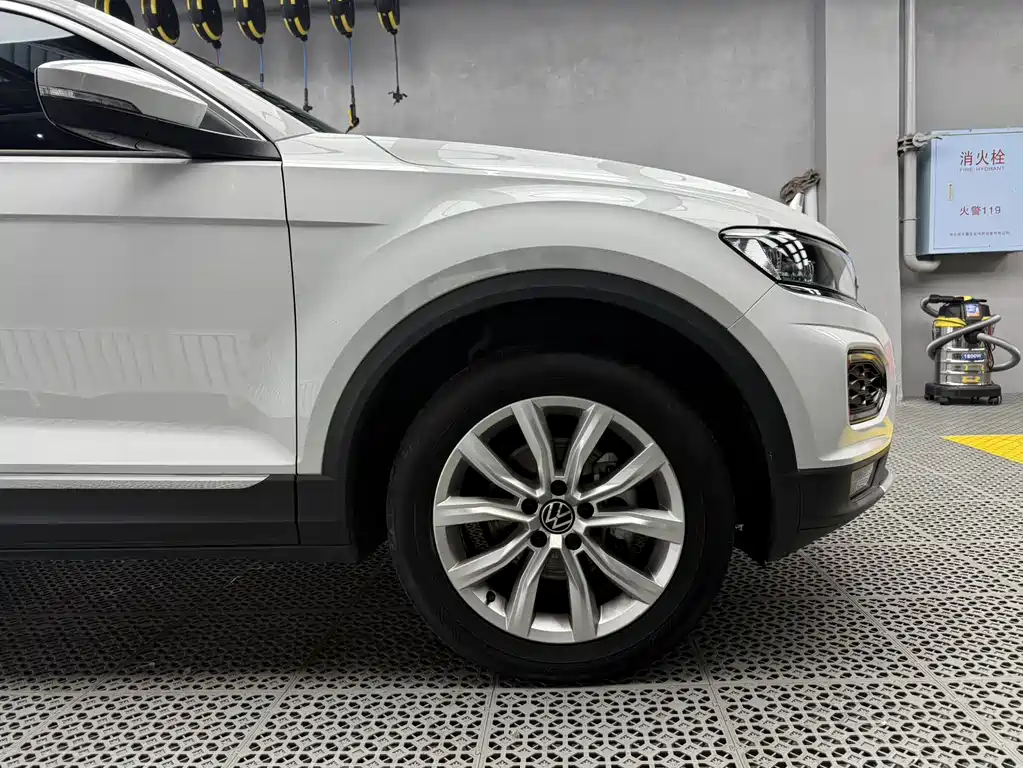 VOLKSWAGEN T ROC EXPLORING SONGS