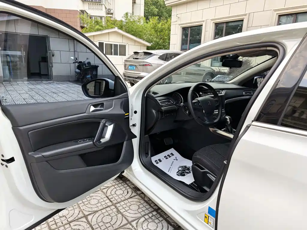 Peugeot 408 — миниатюра 18