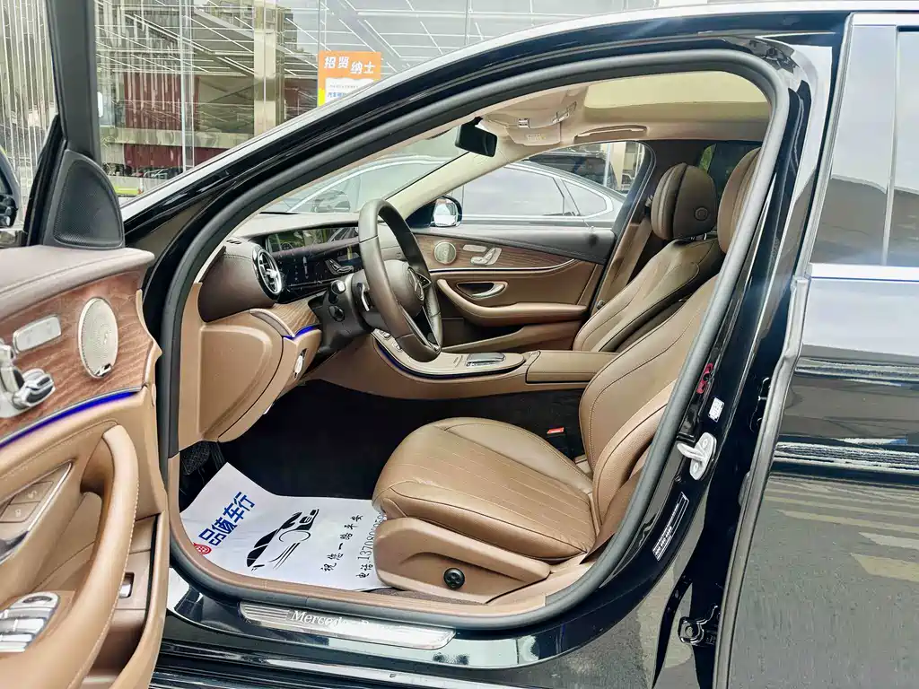Mercedes-Benz E-Class — миниатюра 12
