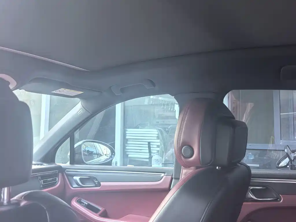 Porsche Macan — миниатюра 14