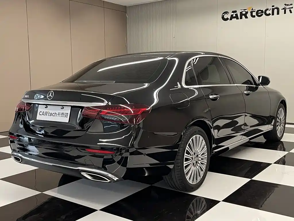 Mercedes-Benz E-Class — миниатюра 5
