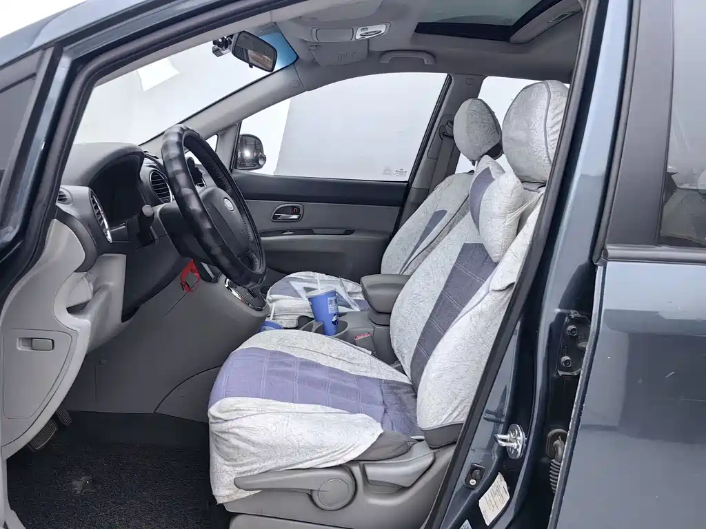 Kia Carens — миниатюра 4