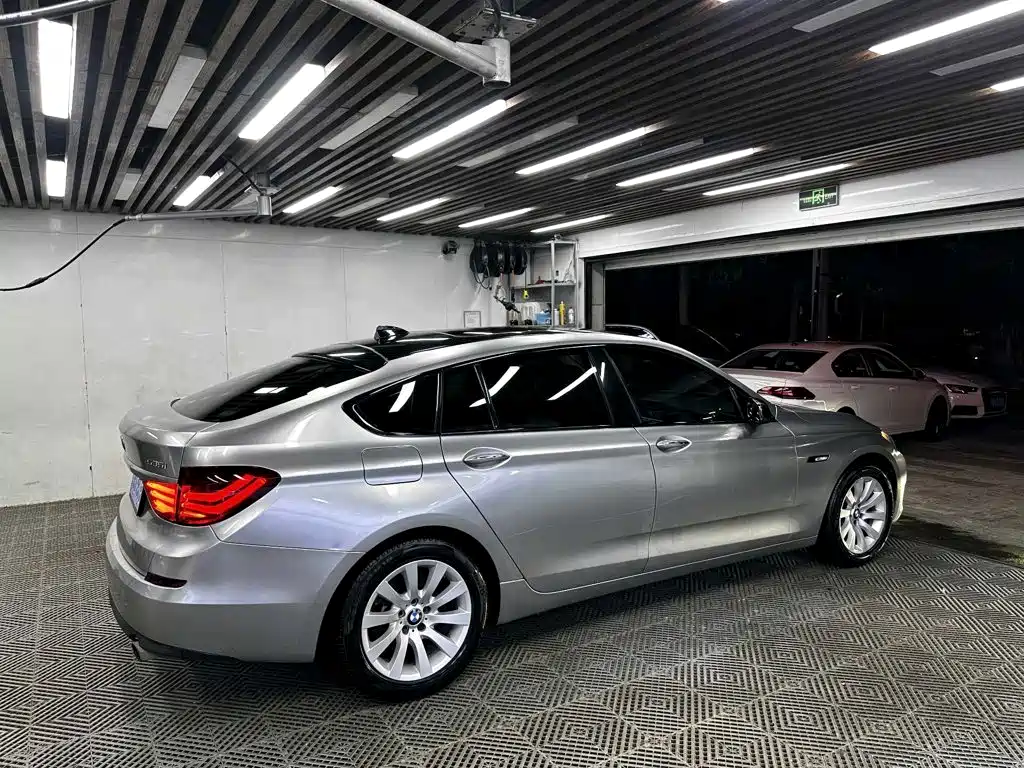 BMW 5 Series GT 5 GT 2010 535i Luxury