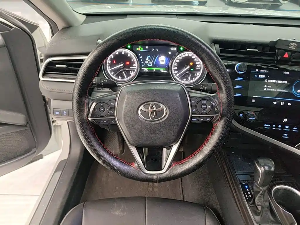 Toyota Camry — миниатюра 11