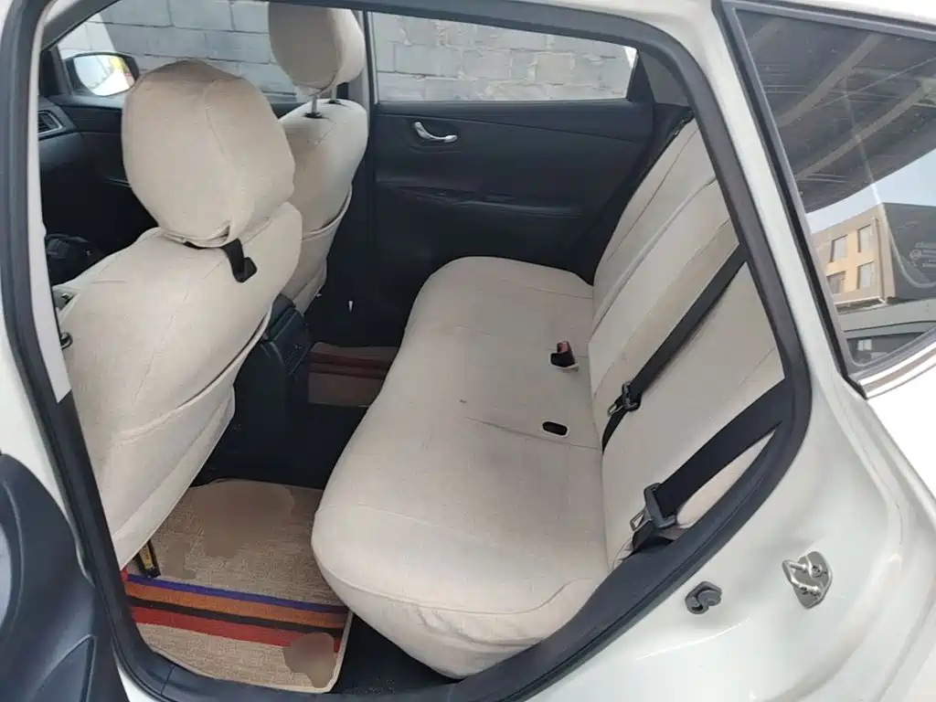 Nissan Tiida — миниатюра 17