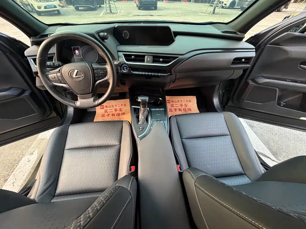 Lexus UX — миниатюра 17