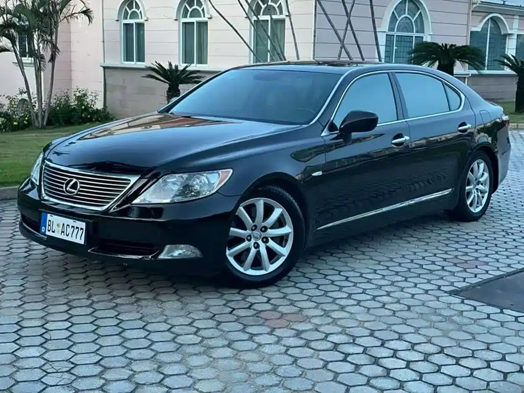 Lexus LS