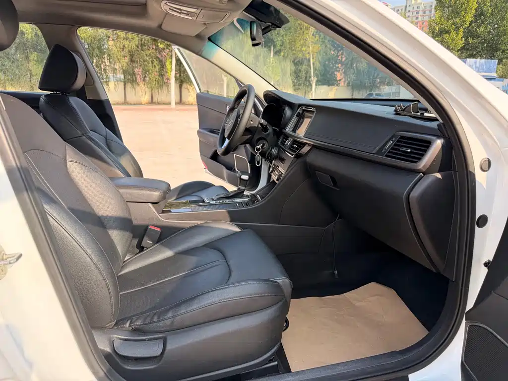 Kia K5 — миниатюра 5