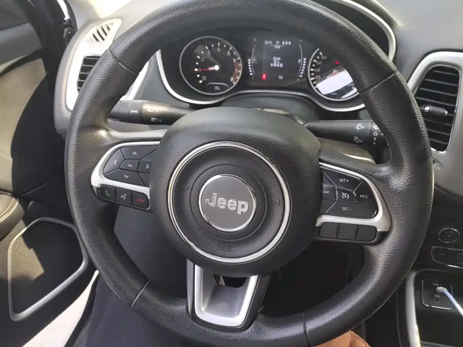 Jeep Compass — миниатюра 15