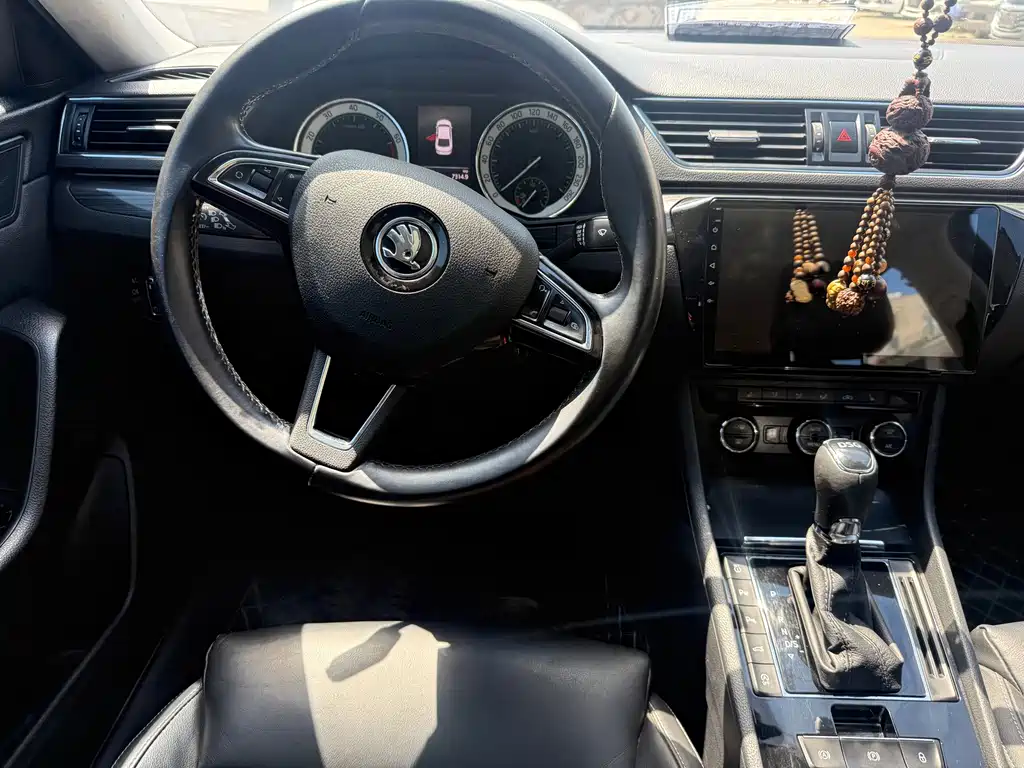 Skoda Superb — миниатюра 4