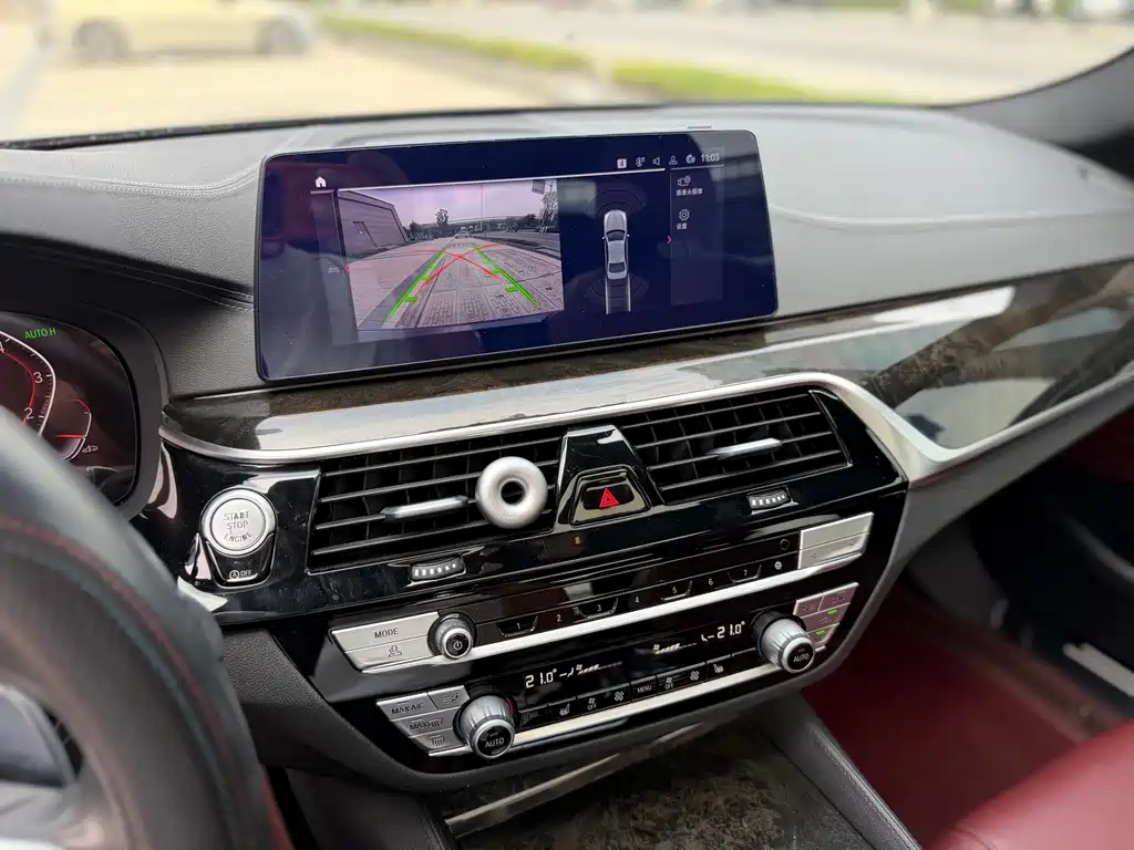 BMW 5 Series — миниатюра 17